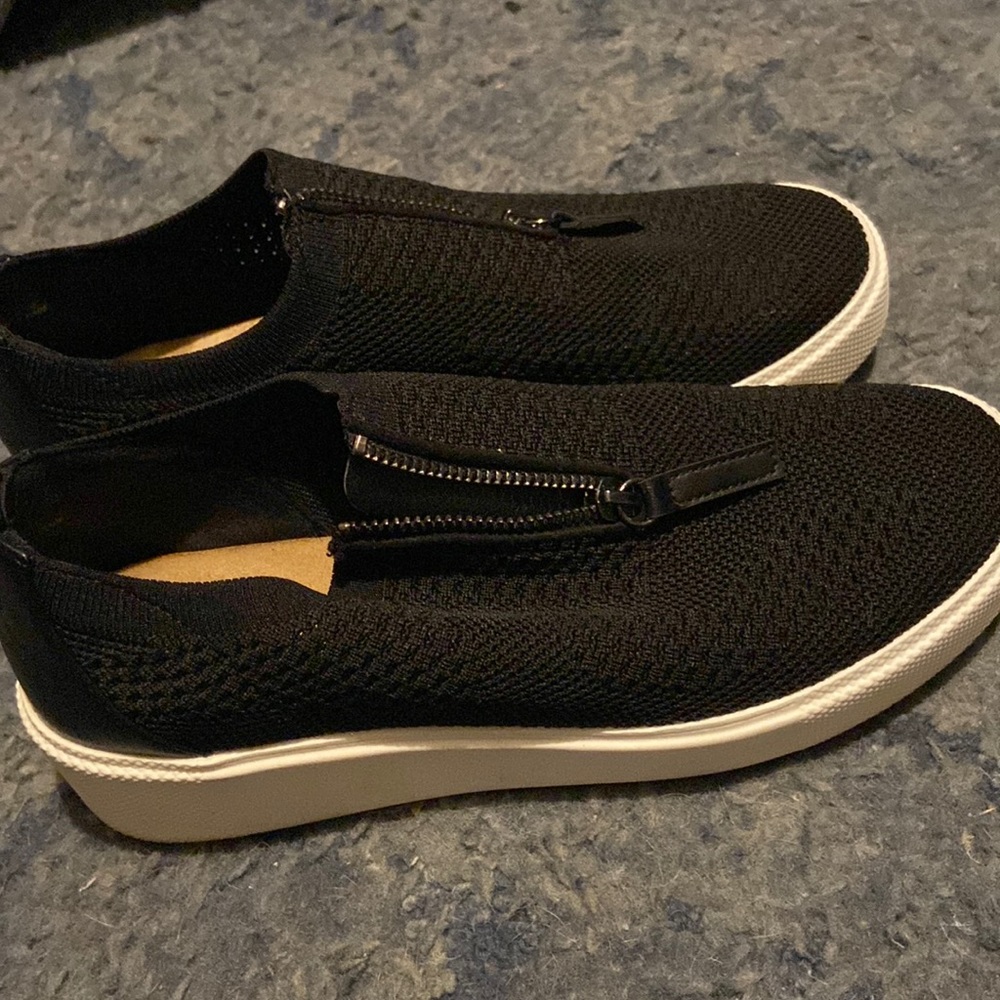 Black wedge sneakers